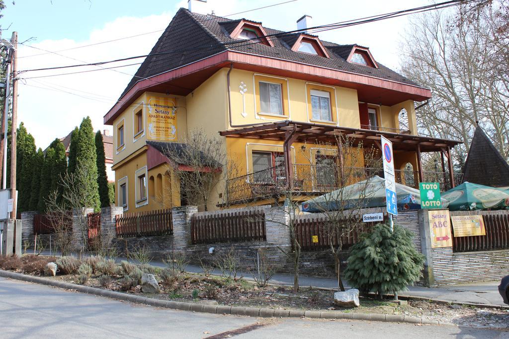 Herczeg Apartment Miskolc Exterior photo